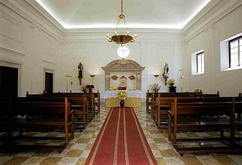 churchazoia.interior.350.jpg