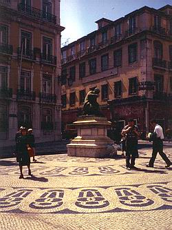 lisbonsquare.250.jpg